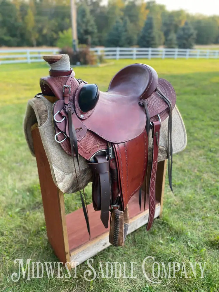 16” J.c. Martin Western Wade Saddle - Matching Breast Collar Barbed Wire Leather Tooling