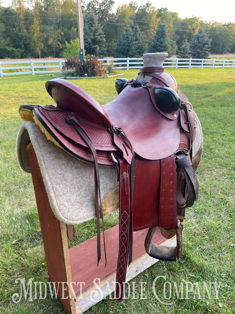 16” J.c. Martin Western Wade Saddle - Matching Breast Collar Barbed Wire Leather Tooling