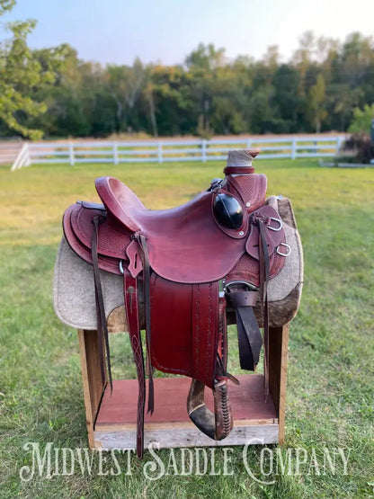 16” J.c. Martin Western Wade Saddle - Matching Breast Collar Barbed Wire Leather Tooling
