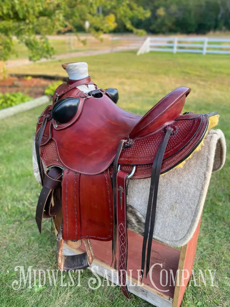 16” J.c. Martin Western Wade Saddle - Matching Breast Collar Barbed Wire Leather Tooling