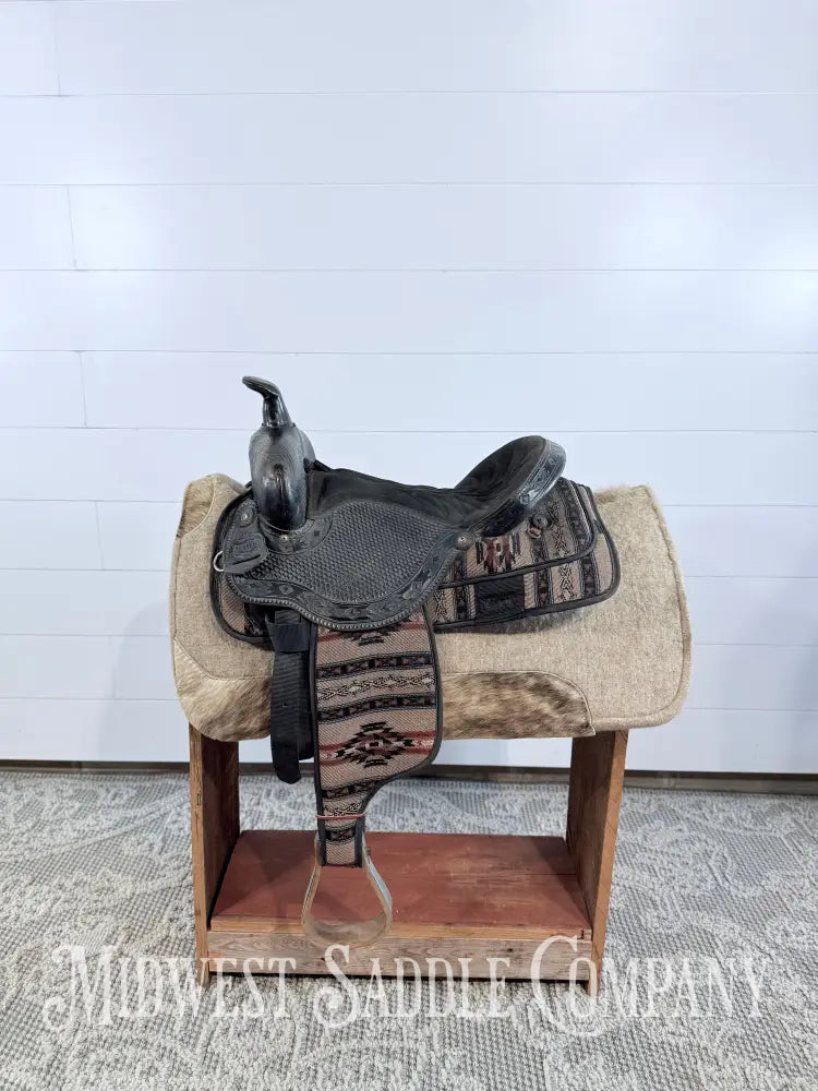 16” Saddle King Synthetic Western Trail Saddle 16” / 7”