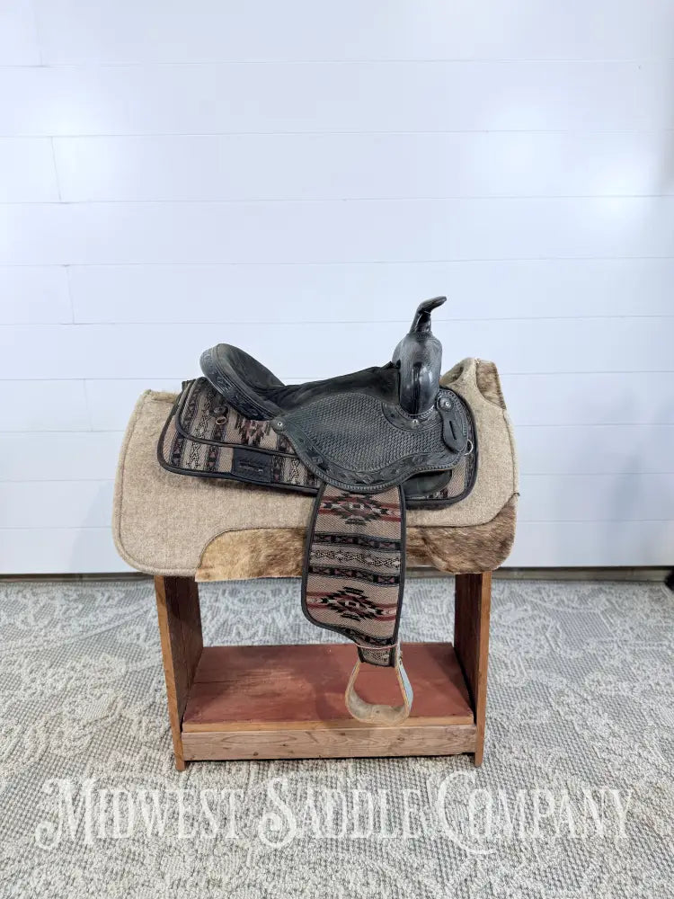 16” Saddle King Synthetic Western Trail Saddle 16” / 7”