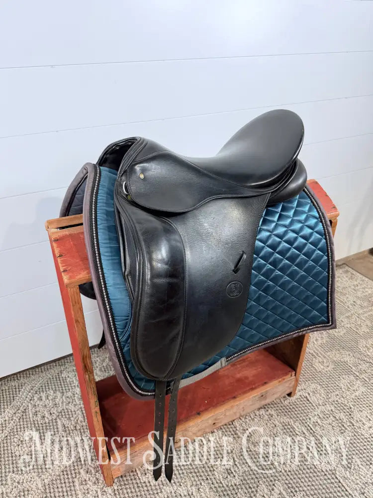 17.5” Schleese EAS Special Dressage Saddle Adjustable Tree