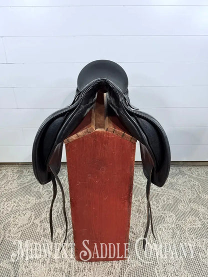 17.5” Schleese EAS Special Dressage Saddle Adjustable Tree