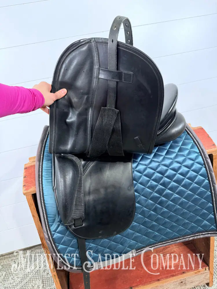 17.5” Schleese EAS Special Dressage Saddle Adjustable Tree