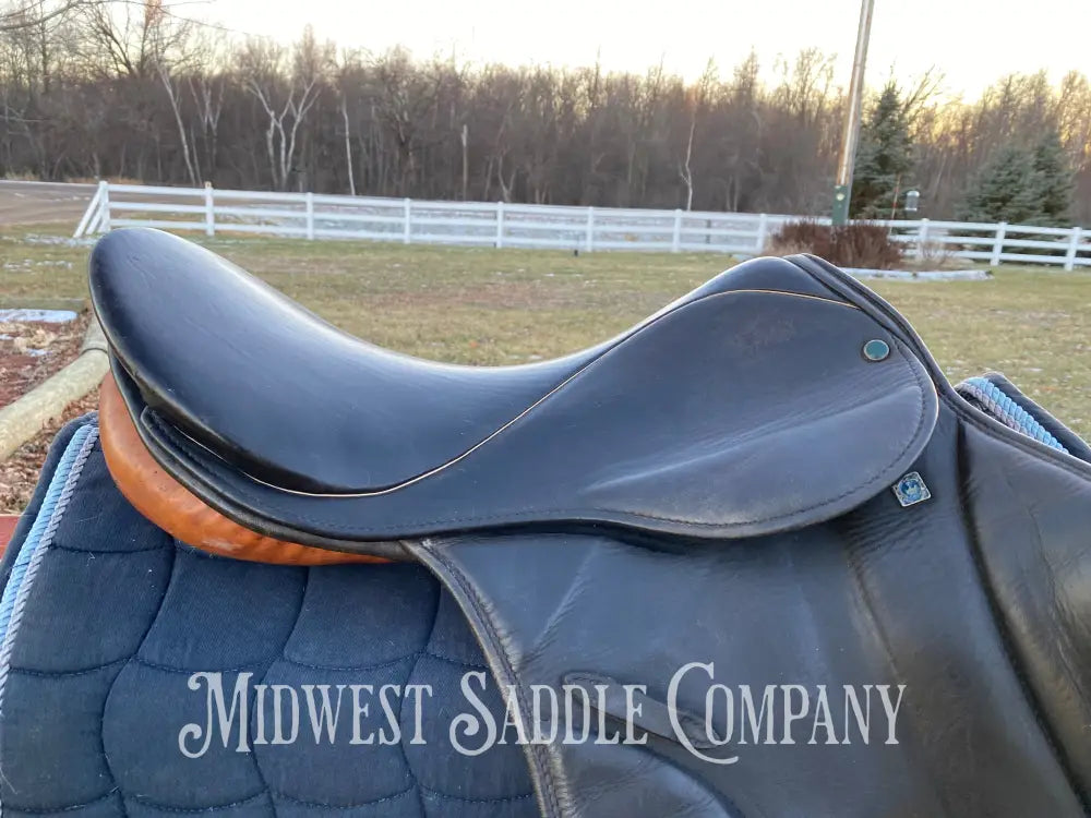 17.5’ Stubben Romanus English Dressage Saddle - Medium Wide Fit Made In Germany