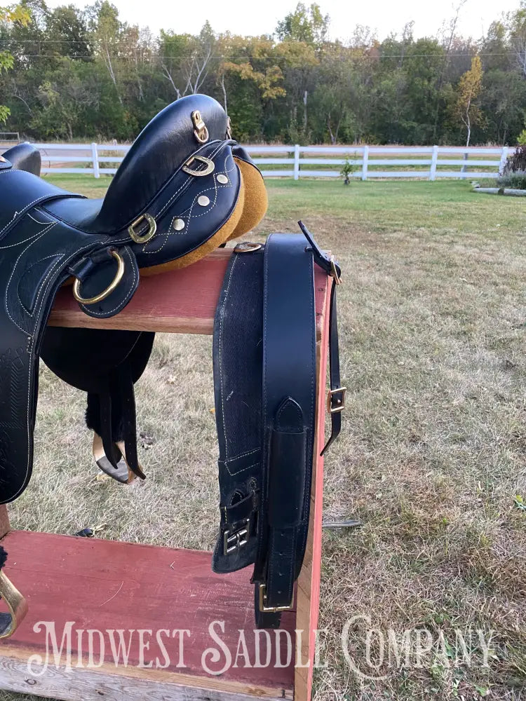 17” Australian Outrider Stock Saddle With Breastplate Martingale Girth & Flank Cinch