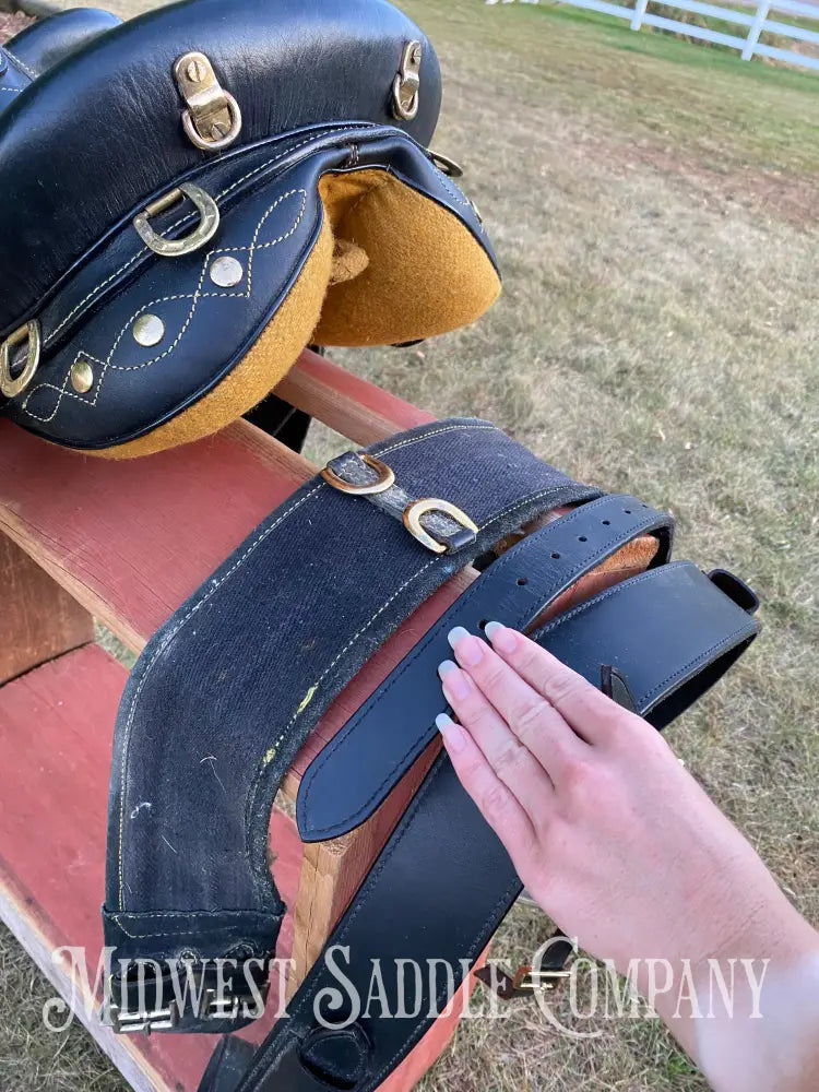 17” Australian Outrider Stock Saddle With Breastplate Martingale Girth & Flank Cinch