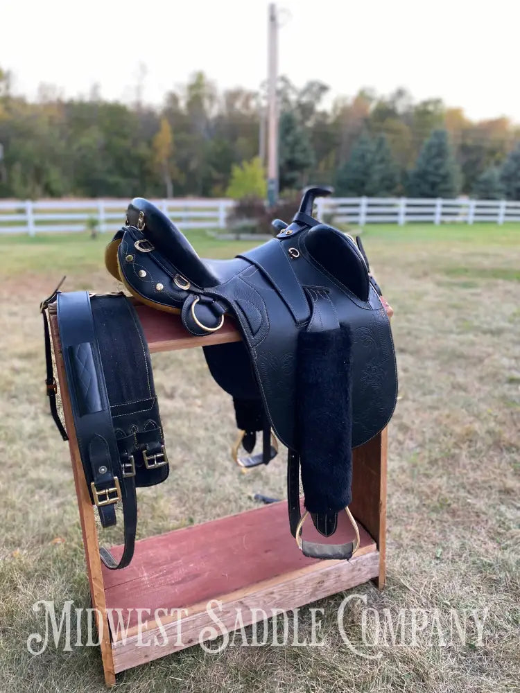17” Australian Outrider Stock Saddle With Breastplate Martingale Girth & Flank Cinch