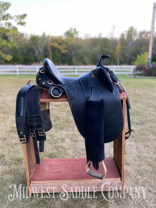 17” Australian Outrider Stock Saddle With Breastplate Martingale Girth & Flank Cinch