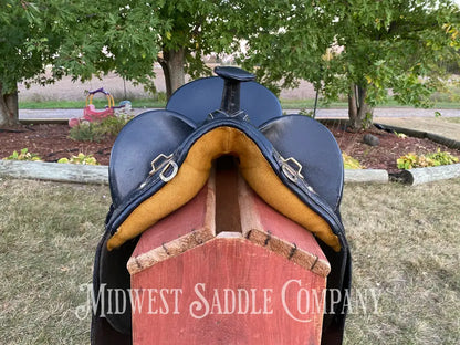 17” Australian Outrider Stock Saddle With Breastplate Martingale Girth & Flank Cinch