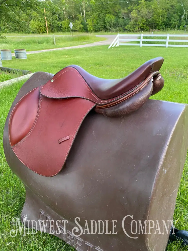 17’ English Close Contact Jumping Saddle