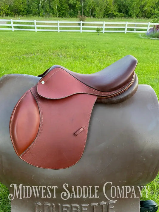 17’ English Close Contact Jumping Saddle