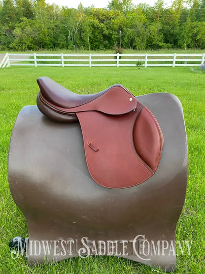17’ English Close Contact Jumping Saddle