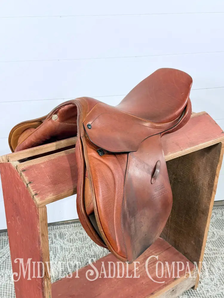 16.5” Stubben Juventus Close Contact Saddle 32 cm - Wide Tree