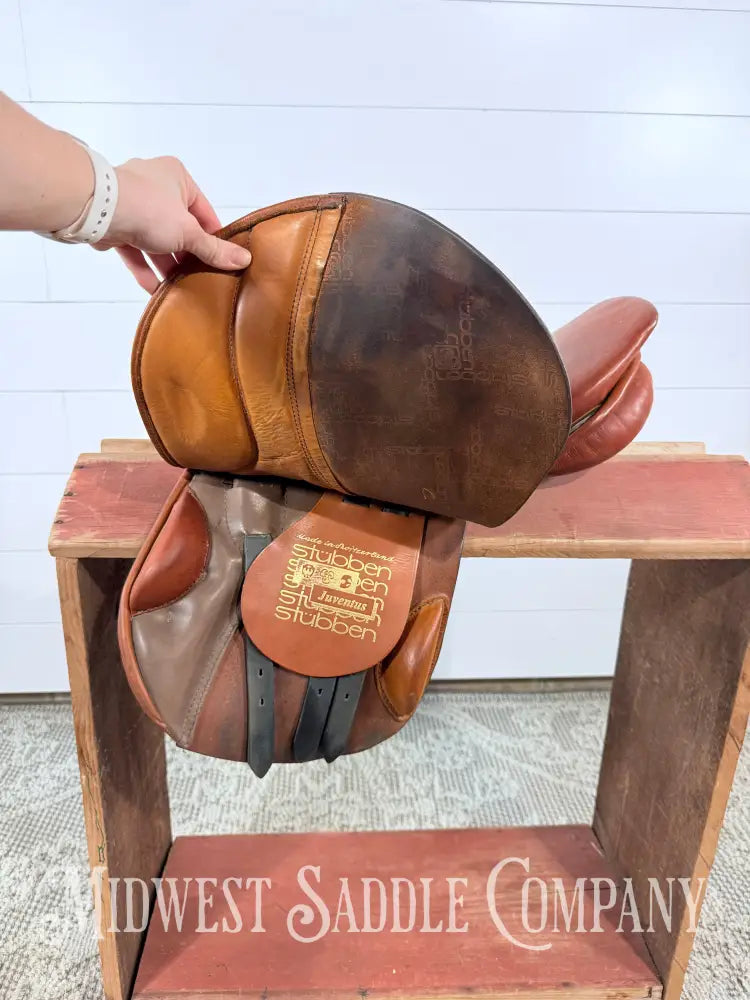 16.5” Stubben Juventus Close Contact Saddle 32 cm - Wide Tree