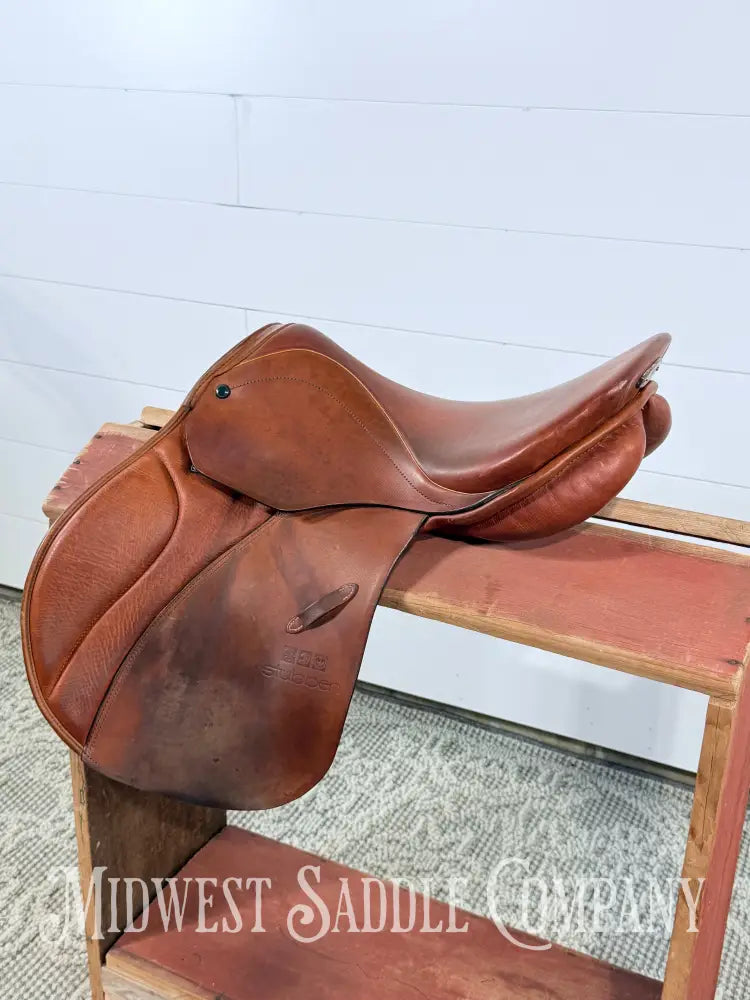 16.5” Stubben Juventus Close Contact Saddle 32 cm - Wide Tree