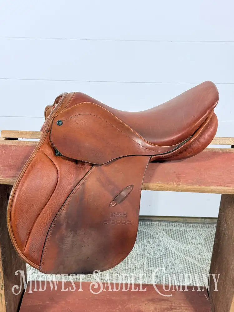 16.5” Stubben Juventus Close Contact Saddle 32 cm - Wide Tree