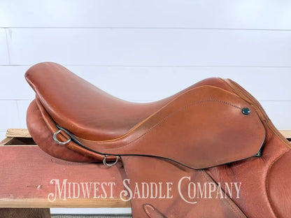 16.5” Stubben Juventus Close Contact Saddle 32 cm - Wide Tree