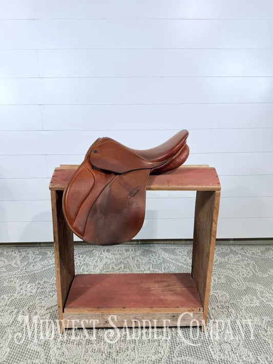 16.5” Stubben Juventus Close Contact Saddle 32 cm - Wide Tree