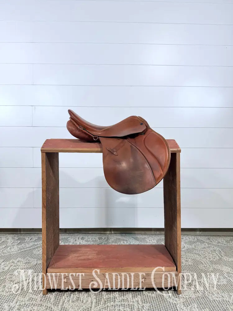 16.5” Stubben Juventus Close Contact Saddle 32 cm - Wide Tree