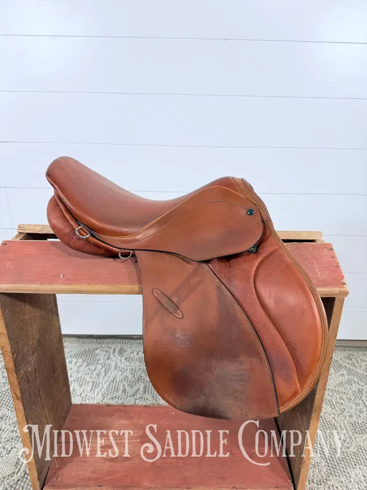 16.5” Stubben Juventus Close Contact Saddle 32 cm - Wide Tree