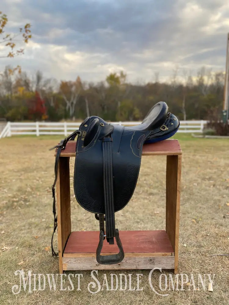 18.5” Outback Saddle Co. Australian - Breastplate Martingale Combo Included!