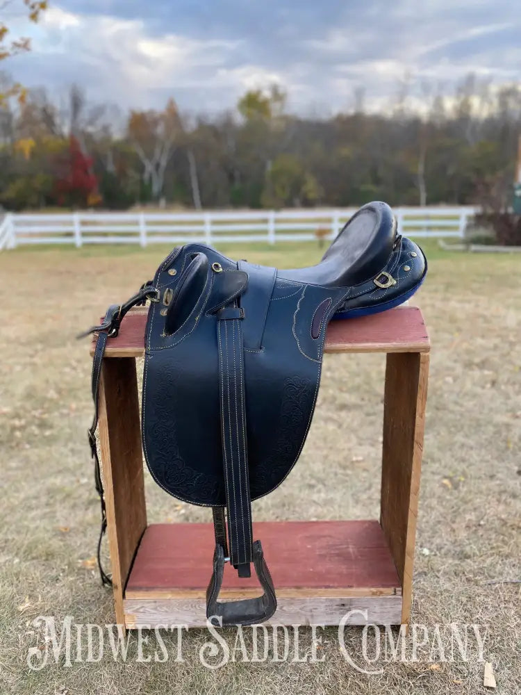 18.5” Outback Saddle Co. Australian - Breastplate Martingale Combo Included!