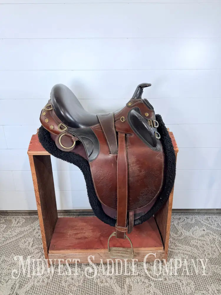 18” Down Under Saddle Supply Australian Outrider Stock Poley Saddle with Horn