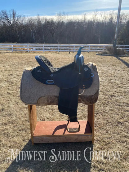 Like New 15” Circle Y High Horse Mercury Western Barrel Saddle - Wide Fit