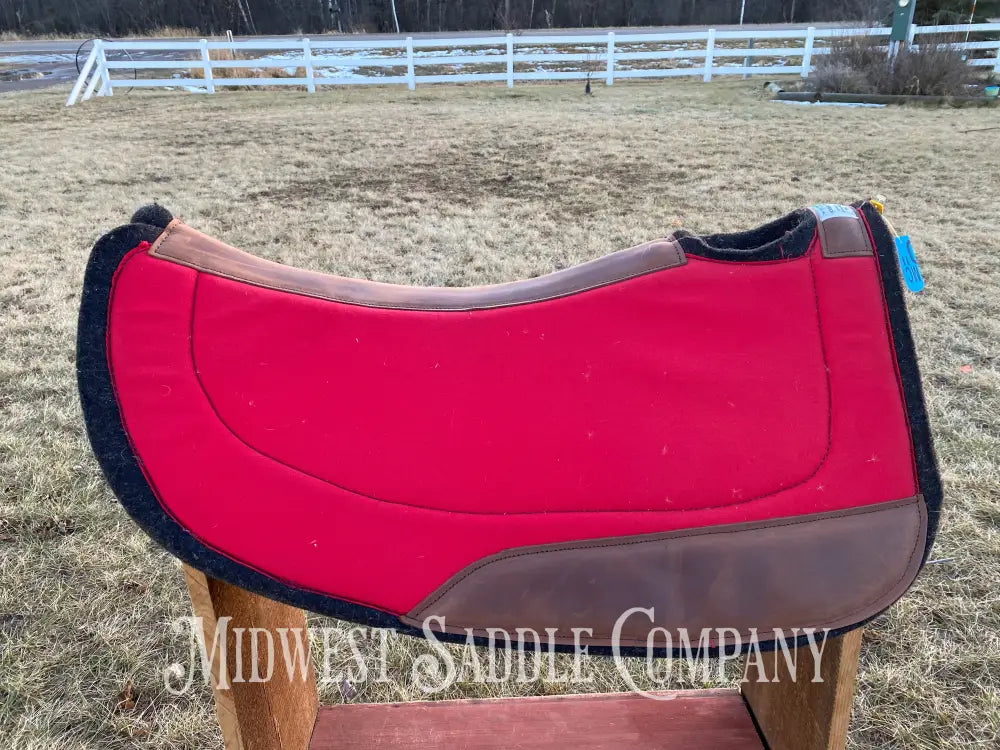 New Diamond Wool Contoured Round Saddle Pad - 32X30 1” Vibrant Red