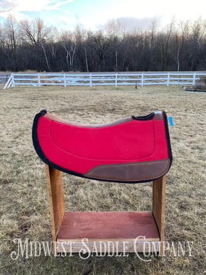 New Diamond Wool Contoured Round Saddle Pad - 32X30 1” Vibrant Red