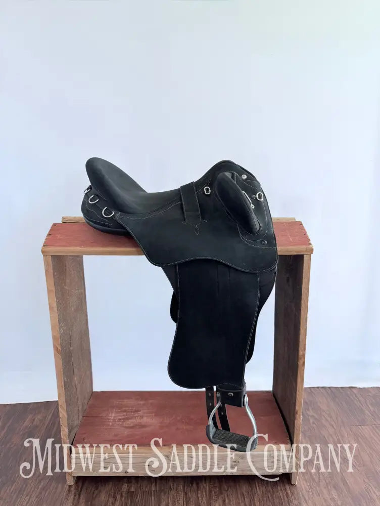 Wintec Pro Stock Australian HART Saddle with Swinging Fender Extras Included! Australian Saddle