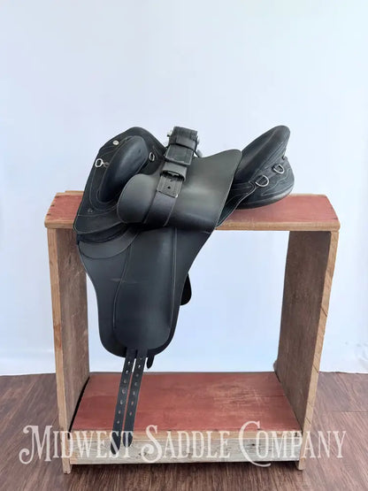 Wintec Pro Stock Australian HART Saddle with Swinging Fender Extras Included! Australian Saddle